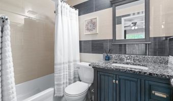 2736 S Embers Ln 2736, Arlington Heights, IL 60005