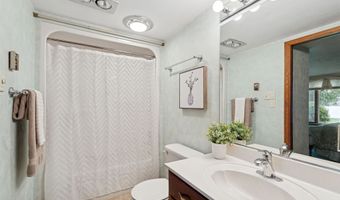 2213 SUNRISE Dr, Appleton, WI 54914