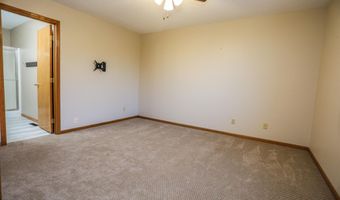 1521 E Melgaard Rd, Aberdeen, SD 57401