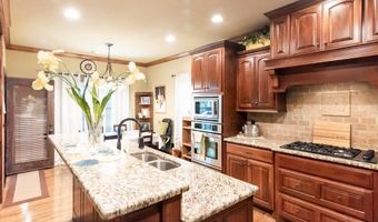 1613 Rock St, Bentonville, AR 72712