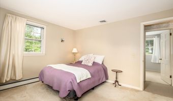 21 White Pine Dr, Brookfield, CT 06804