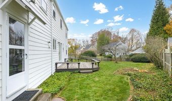 20 Elmsgate Way, East Providence, RI 02916