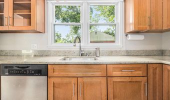 900 Barton Dr, Ann Arbor, MI 48105