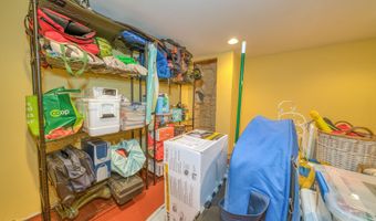 208 Congress St, Belfast, ME 04915