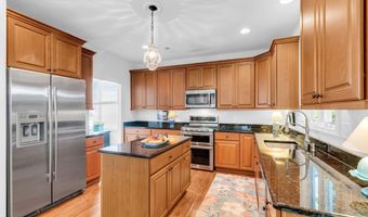 55 Sydney Ct, Atlantic Highlands, NJ 07716