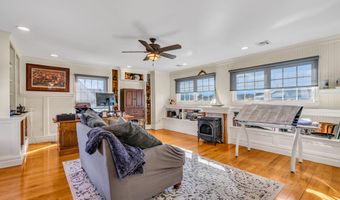 221 Magnolia Dr, Bayville, NJ 08721