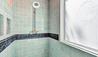 19 Gresham St, Ashland, OR 97520