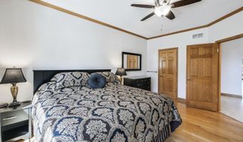 500 E Sherwood Dr, Addison, IL 60101