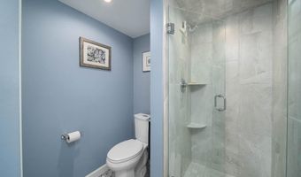 152 Crompton Ave 12, East Greenwich, RI 02818
