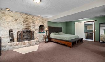 823 Willow Hollow Ct, Amherst, OH 44001