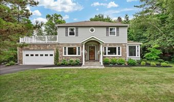 28 Loudon Pkwy, Albany, NY 12211