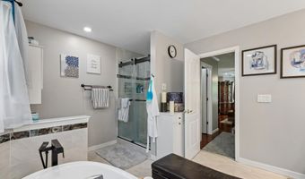 10 Dori Ln, Barnegat, NJ 08005