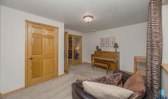 216 W Mountain Ash St, Brandon, SD 57005