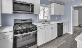 6 Briarwood Rd, Albany, NY 12211