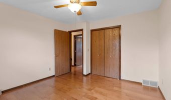711 OLSON Ave F, Appleton, WI 54914