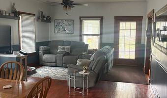 917 9th St, Aurora, NE 68818