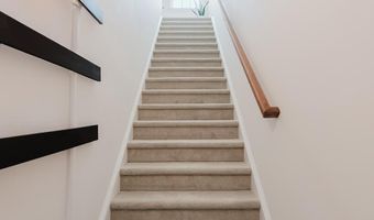 24588 BYRNE MEADOW Sq 302, Aldie, VA 20105