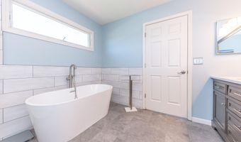 2058 Chardonnay Ct, Ann Arbor, MI 48108