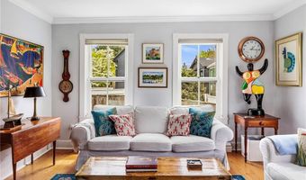 15 Cross St, Newport, RI 02840