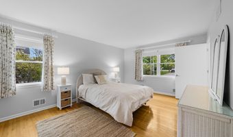14 Harbor View Dr, Atlantic Highlands, NJ 07716