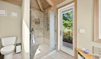 855 Reiten Dr, Ashland, OR 97520