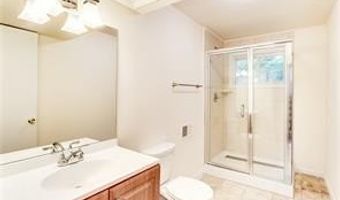 8 Apple Blossom Ct, Airmont, NY 10952