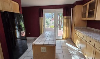 77 Shearer Ave, Bisbee, AZ 85603