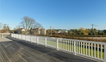 150 Boston Neck Rd, Narragansett, RI 02882