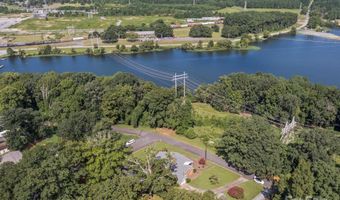 33 Lake St, Badin, NC 28009