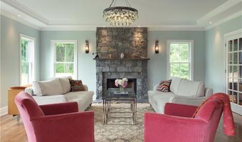 01 Highland Woods Dr, East Greenwich, RI 02818
