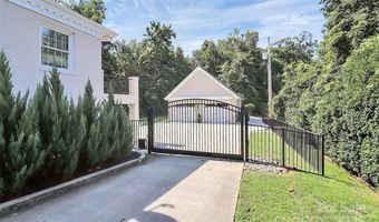 906 Colonial Dr, Albemarle, NC 28001