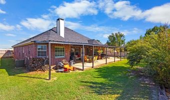 108 Deer Creek Dr, Alvord, TX 76225