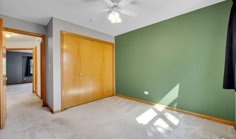 446 S Wenbriar Sq, Addison, IL 60101