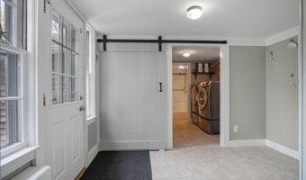 61 Old Phinneys Ln, Barnstable, MA 02630
