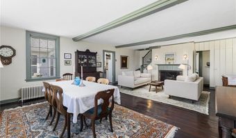 10 Casey Ct, Newport, RI 02840