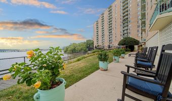 501 SLATERS Ln 402, Alexandria, VA 22314