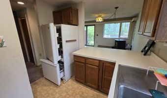 9 Evergreen Ln, Brattleboro, VT 05301
