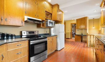 907 1st Dr NW, Austin, MN 55912