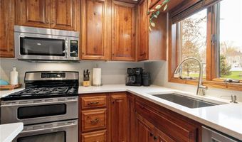 601 24th St NW, Austin, MN 55912