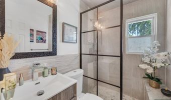 201 Maiden Ln, Bergenfield, NJ 07621
