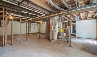 1008 Toll Gate Rd, Warwick, RI 02886