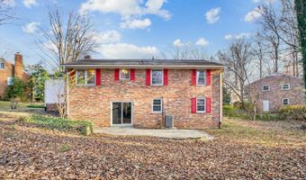 8928 CHELTONHAM Pl, Annandale, VA 22003