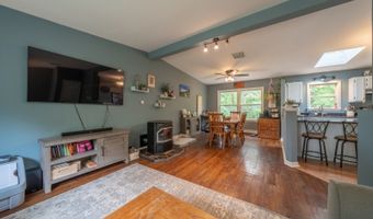 37 Evergreen Rd, Alloway, NJ 07461