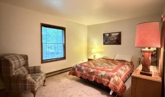 281 Fern Ridge Rd, Blakeslee, PA 18610