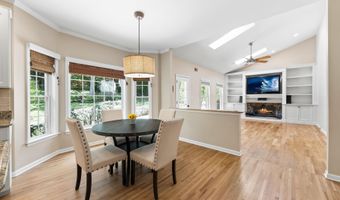 13 Victorian Woods Dr, Atlantic Highlands, NJ 07716