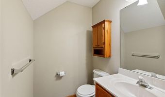 6434 158th St W 384, Apple Valley, MN 55124