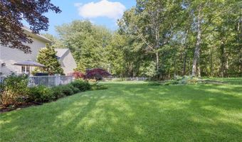 11 Prides Crossing Ln, North Kingstown, RI 02874