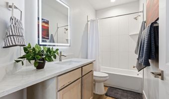 1328 E Lone Rock View Dr, Big Water, UT 84741