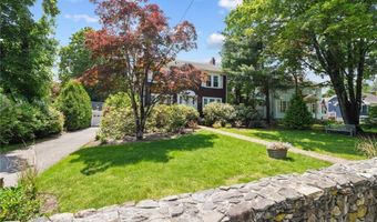 112 County Rd, Barrington, RI 02806