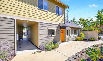 1245 Iowa St, Ashland, OR 97520